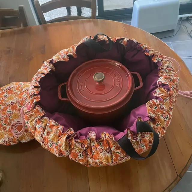 Marmite norvégienne éco-responsable faite main avec motifs floraux